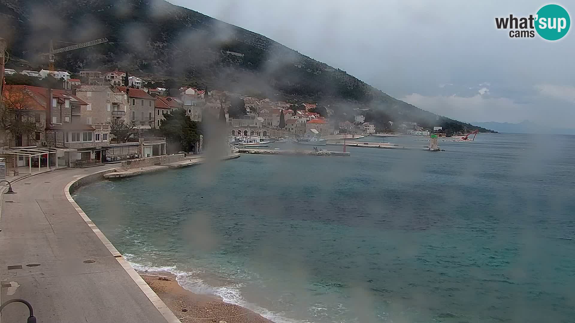 Webcam Bol Centro e Marina – Vista live dal porto di Bol