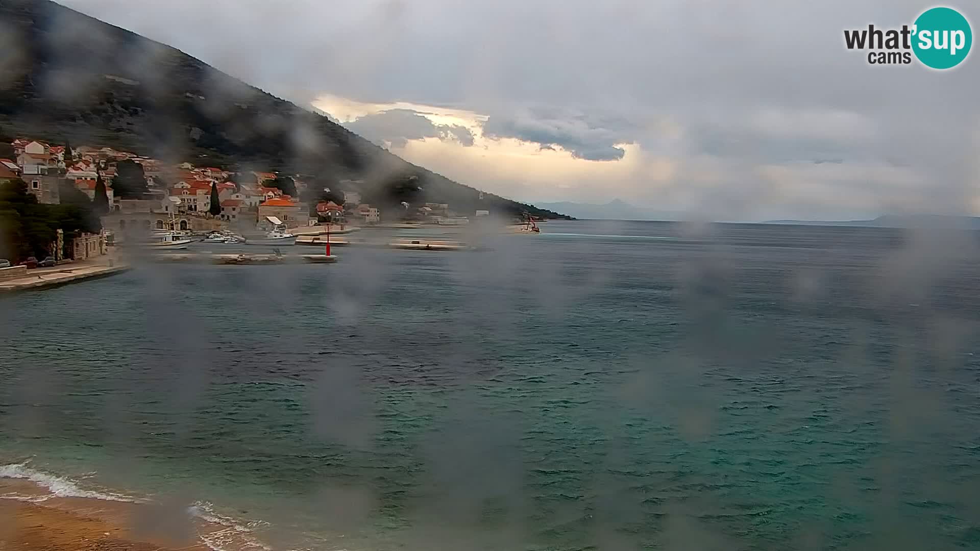 Webcam Bol Centro e Marina – Vista live dal porto di Bol