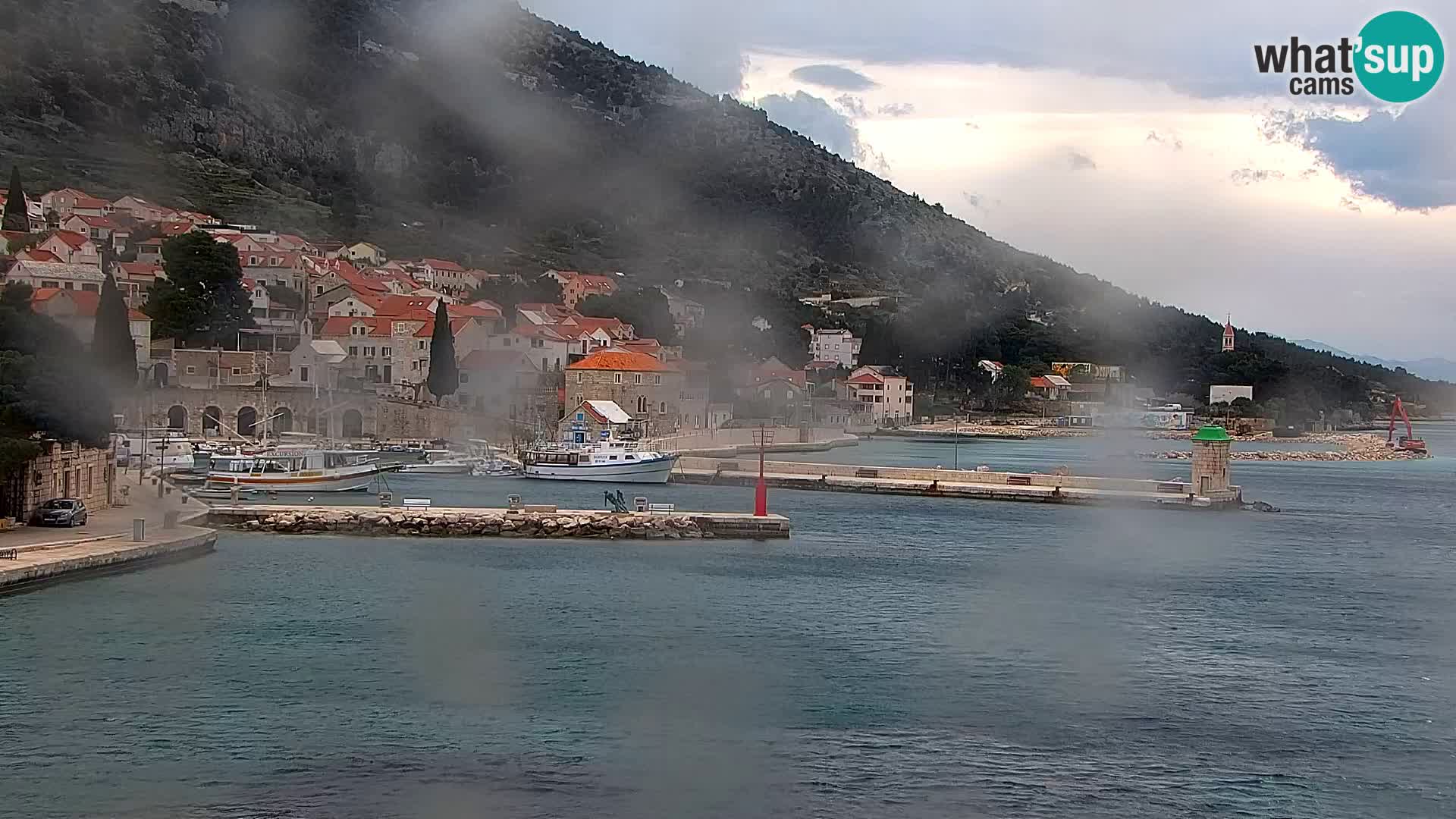 Webcam Bol Hafen & Ortszentrum – Liveblick aus Bol auf der Insel Brač