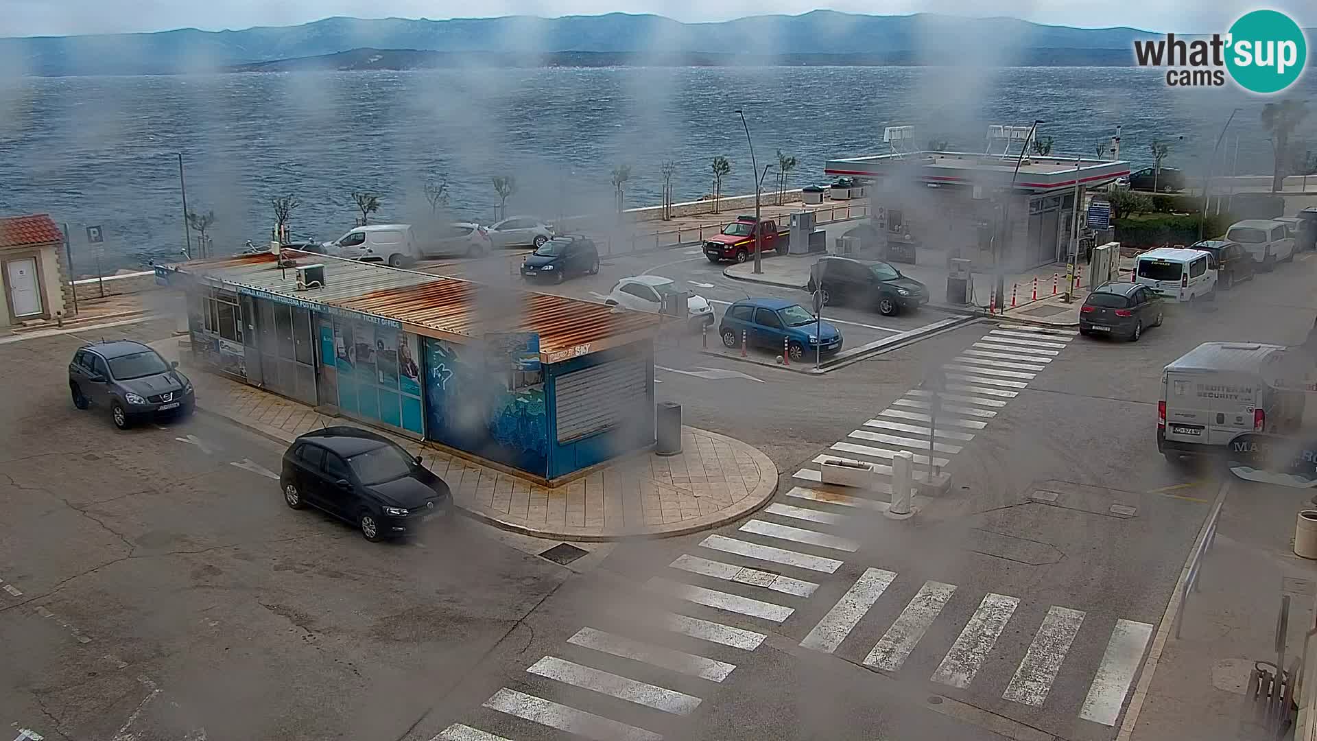 Web kamera Bol – Centar mjesta i marina | Pogled uživo