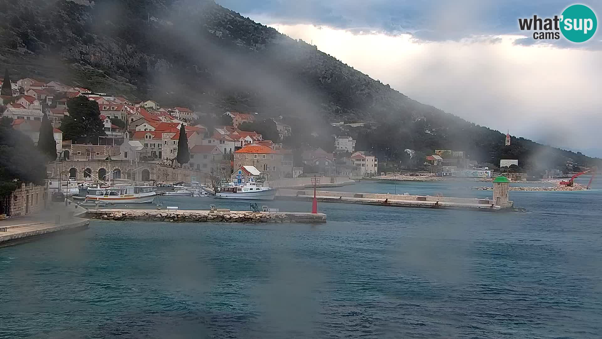 Webcam Bol Centro e Marina – Vista live dal porto di Bol