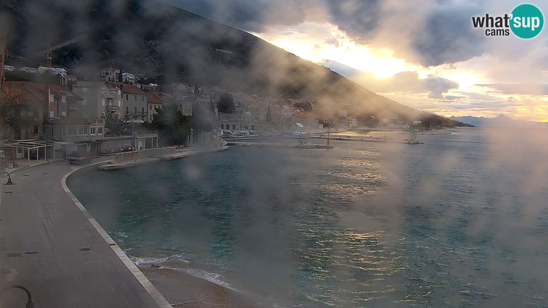 Webcam Bol Hafen & Ortszentrum – Liveblick aus Bol auf der Insel Brač