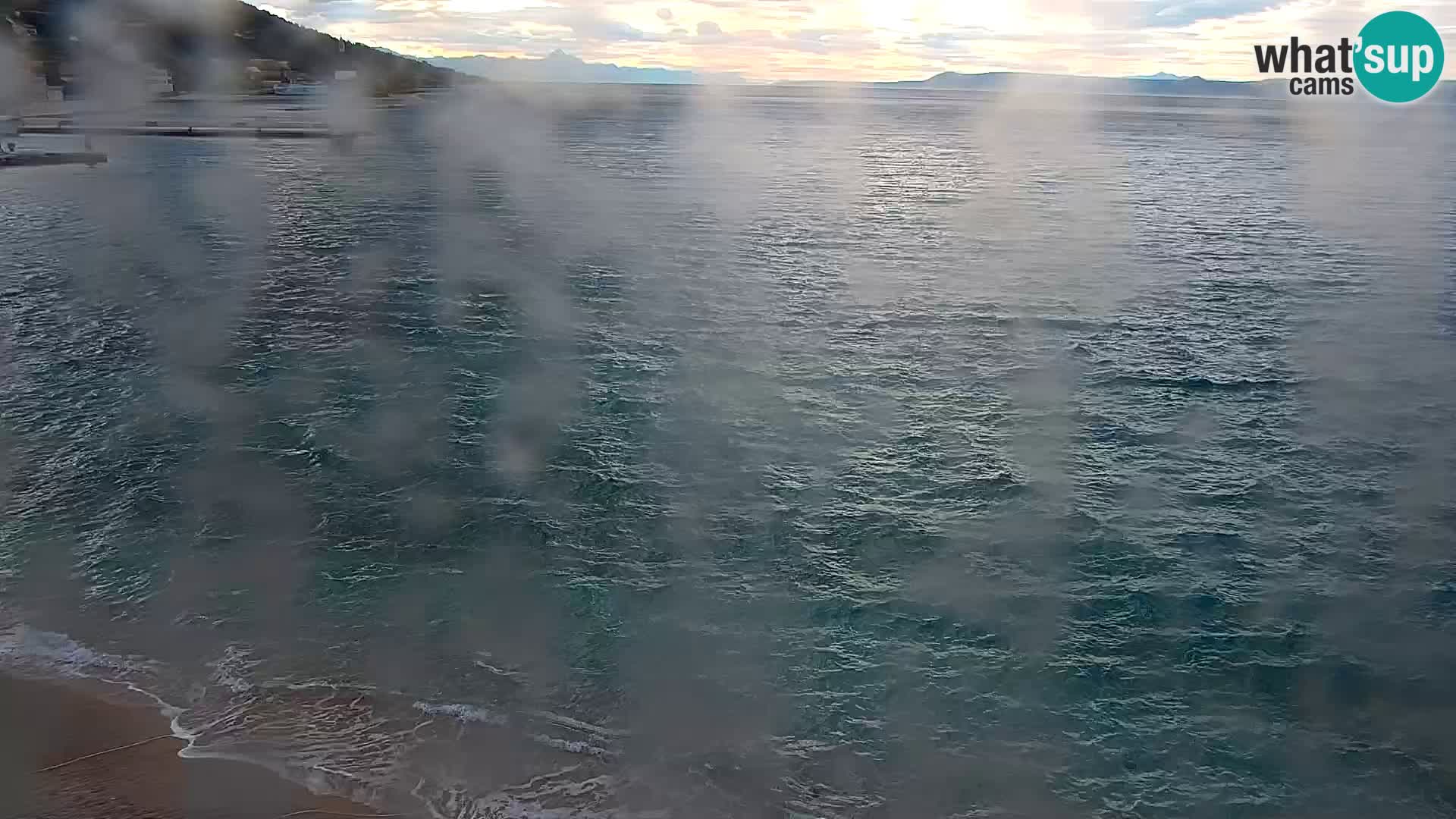 Web kamera Bol – Centar mjesta i marina | Pogled uživo