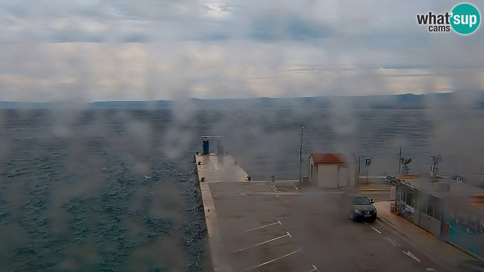 Web kamera Bol – Centar mjesta i marina | Pogled uživo