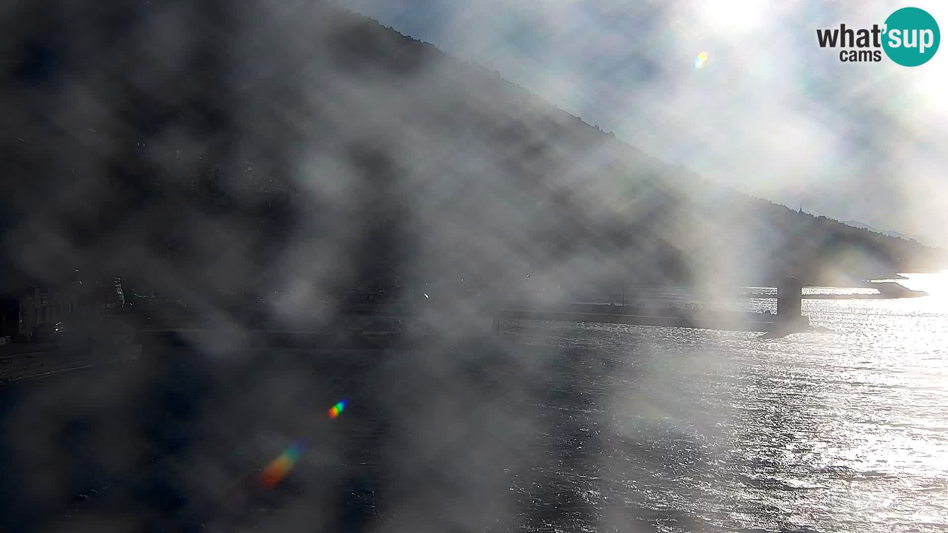 Webcam Bol Centro e Marina – Vista live dal porto di Bol