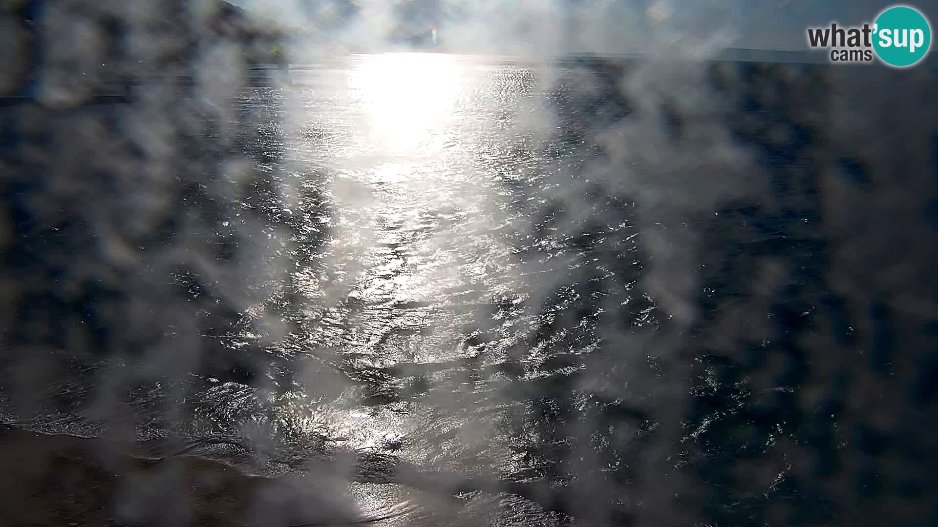 Web kamera Bol – Centar mjesta i marina | Pogled uživo