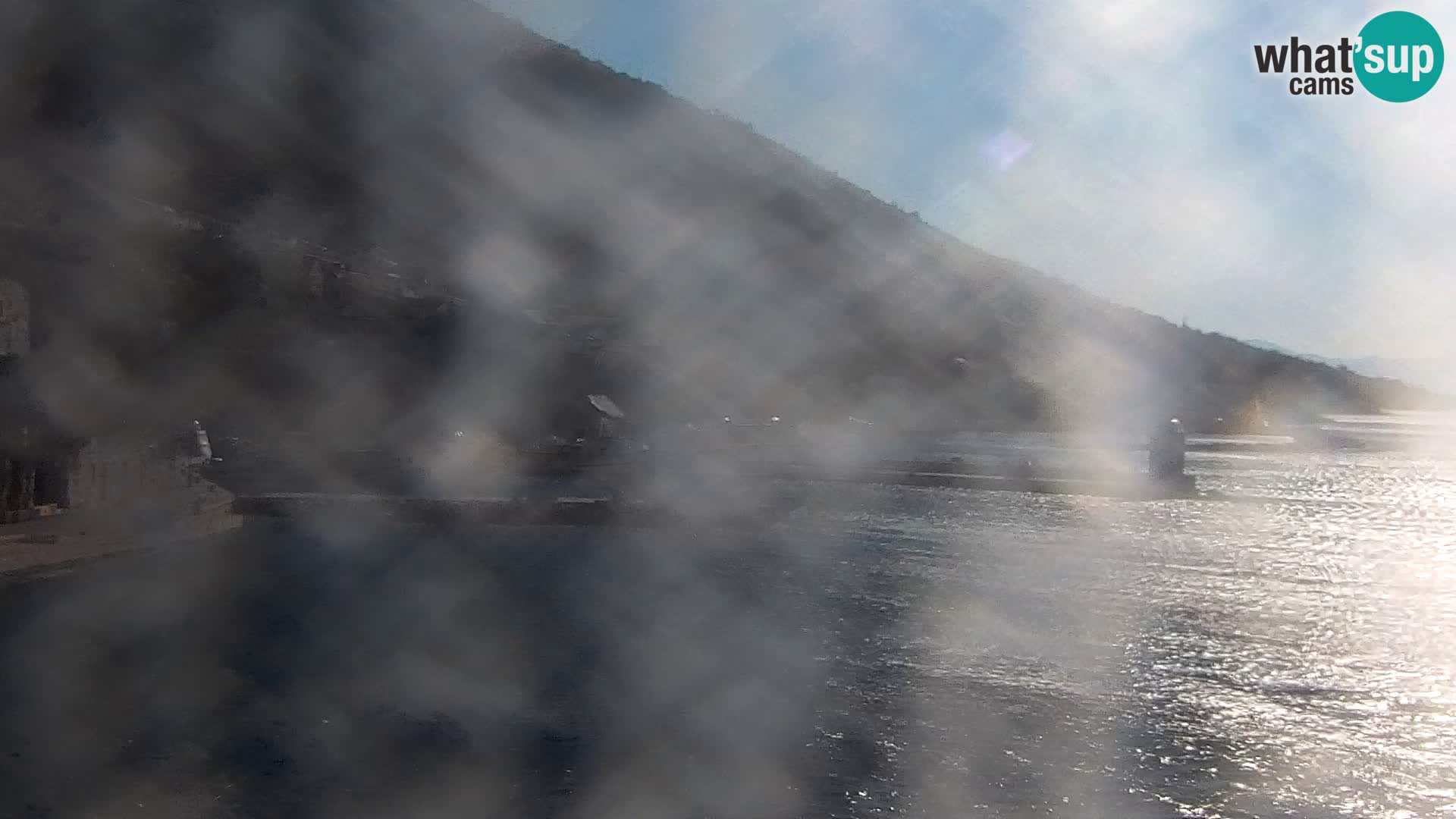 Web kamera Bol – Centar mjesta i marina | Pogled uživo