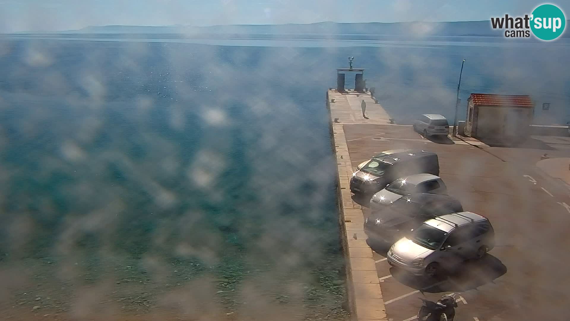 Web kamera Bol – Centar mjesta i marina | Pogled uživo