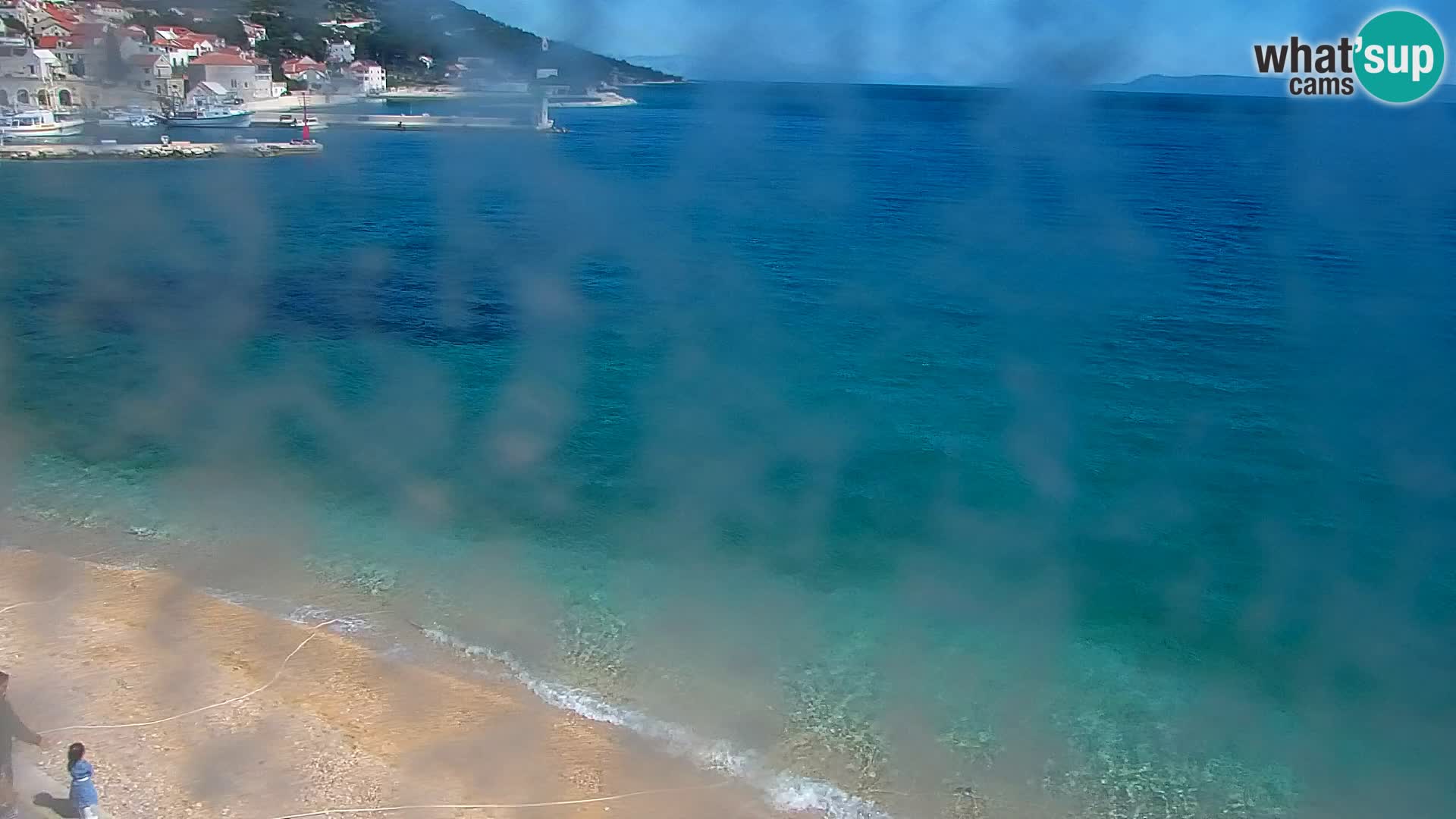 Web kamera Bol – Centar mjesta i marina | Pogled uživo