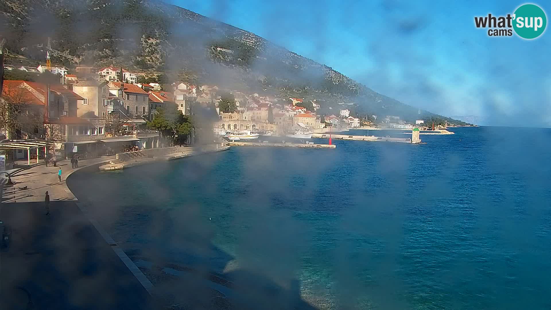 Web kamera Bol – Centar mjesta i marina | Pogled uživo