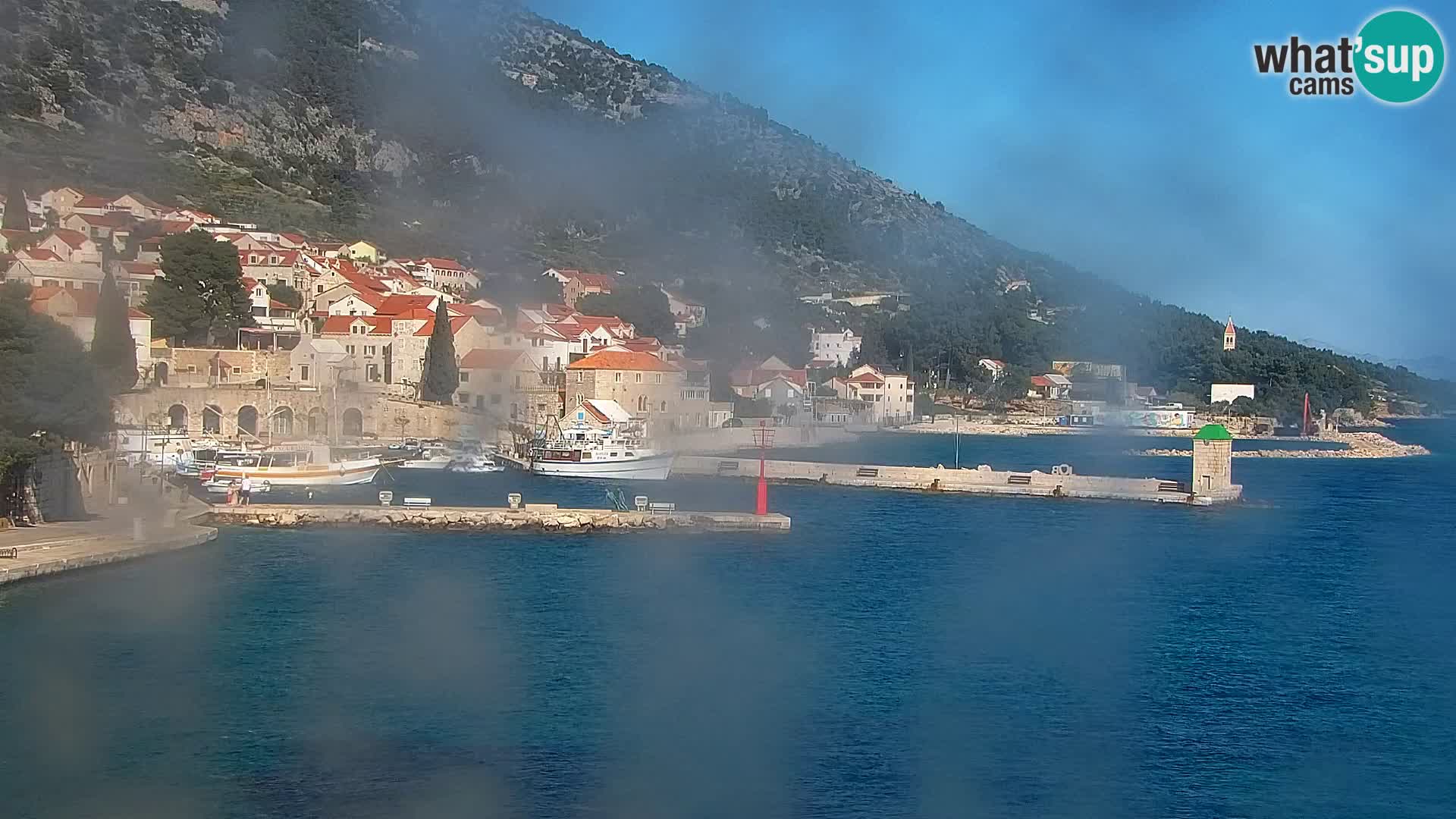 Webcam Bol Centro e Marina – Vista live dal porto di Bol