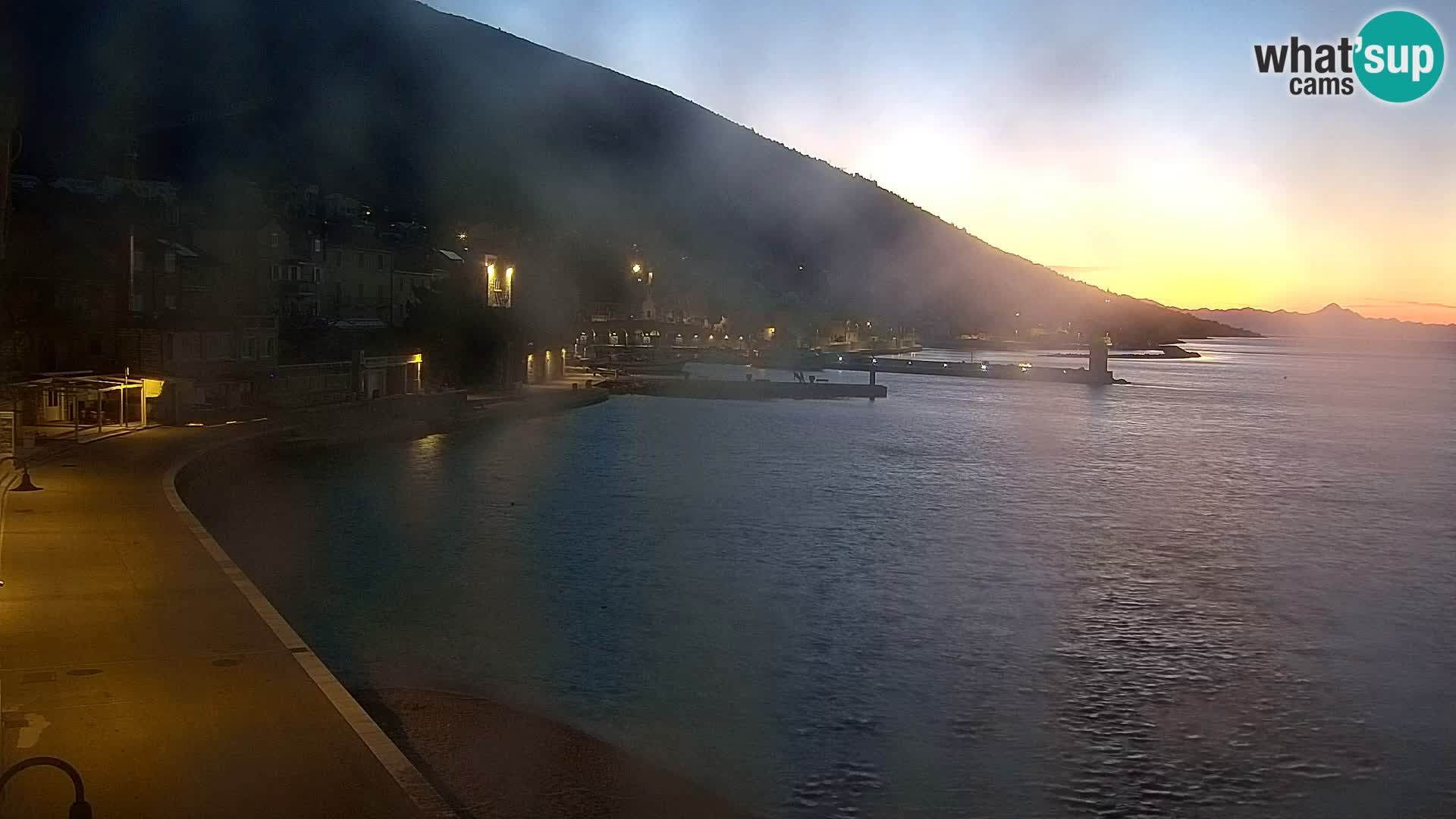 Webcam Bol Centro e Marina – Vista live dal porto di Bol