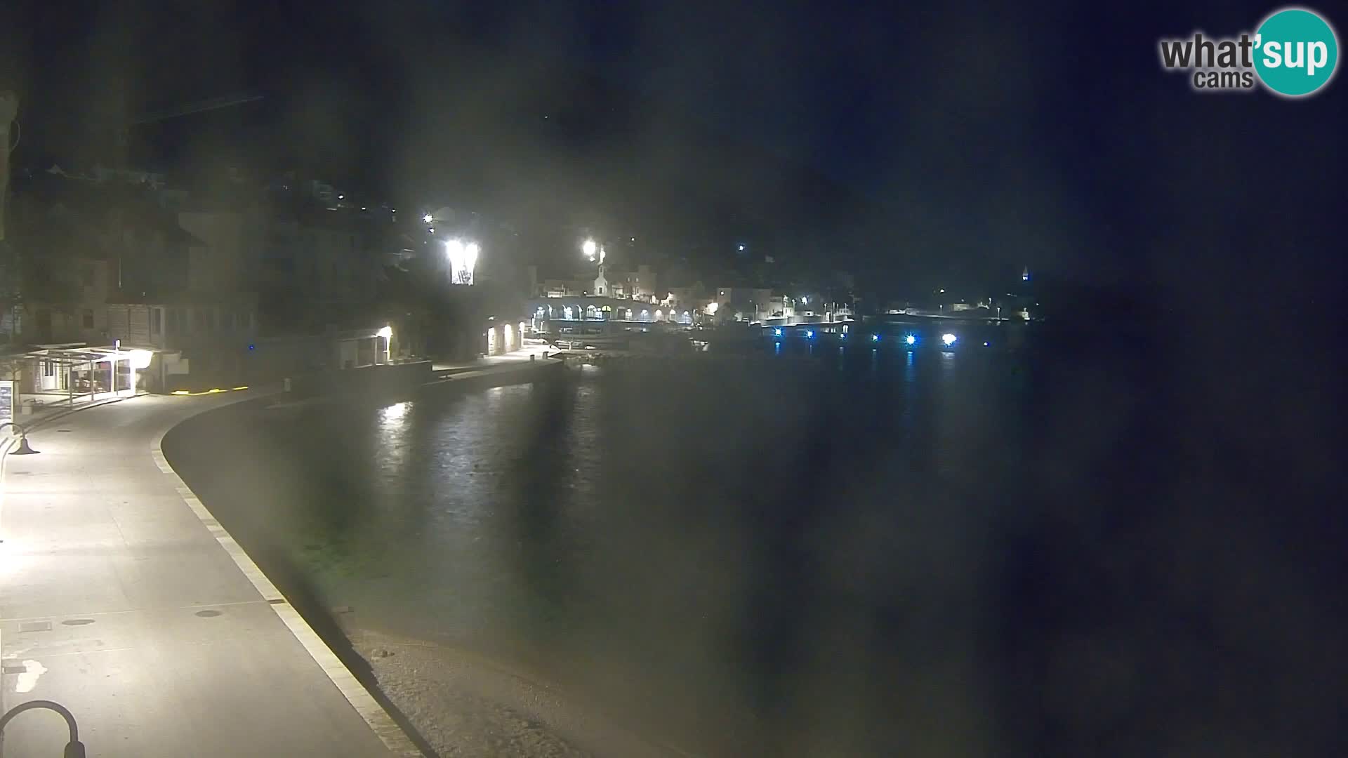 Web kamera Bol – Centar mjesta i marina | Pogled uživo