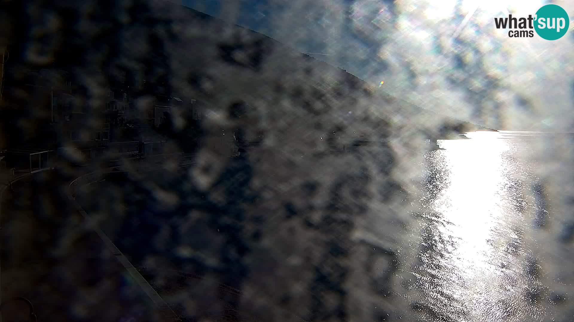 Web kamera Bol – Centar mjesta i marina | Pogled uživo