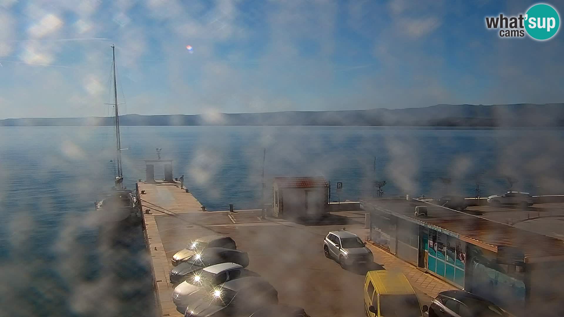 Webcam Bol Centro e Marina – Vista live dal porto di Bol