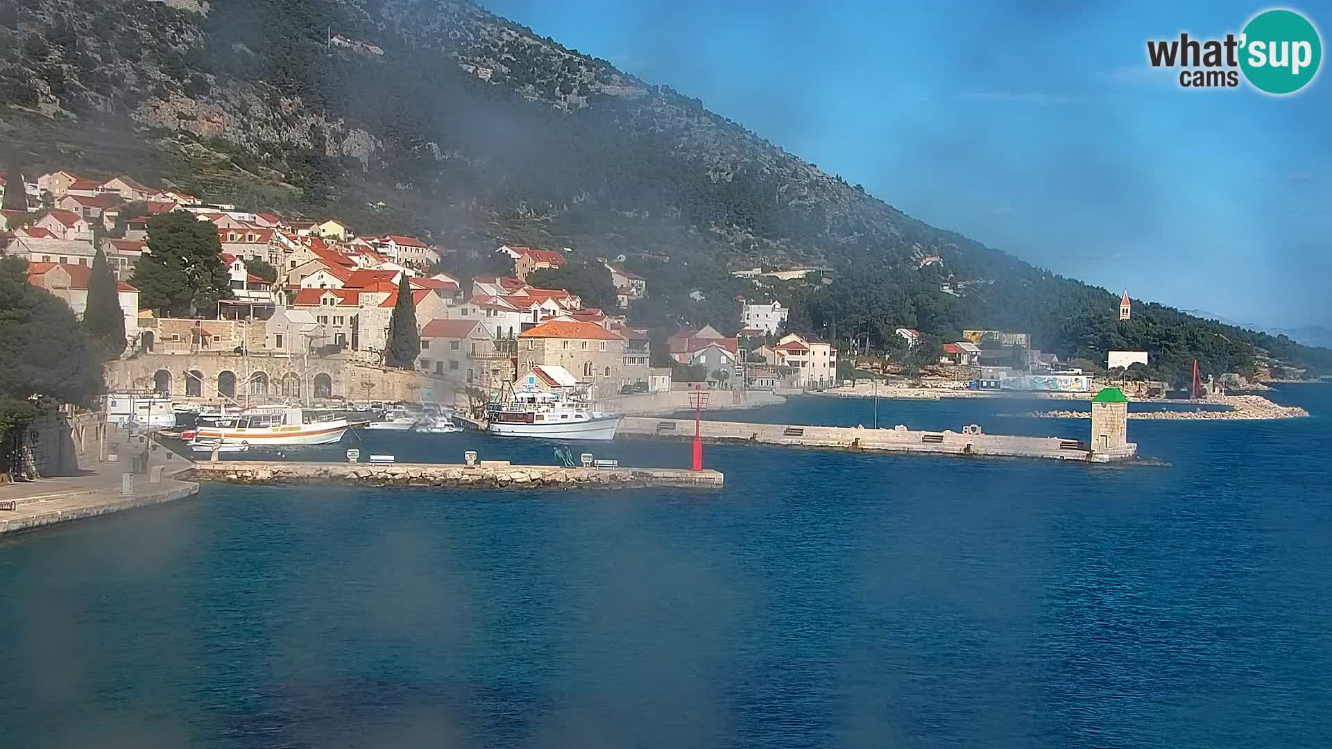 Webcam Bol Centro e Marina – Vista live dal porto di Bol