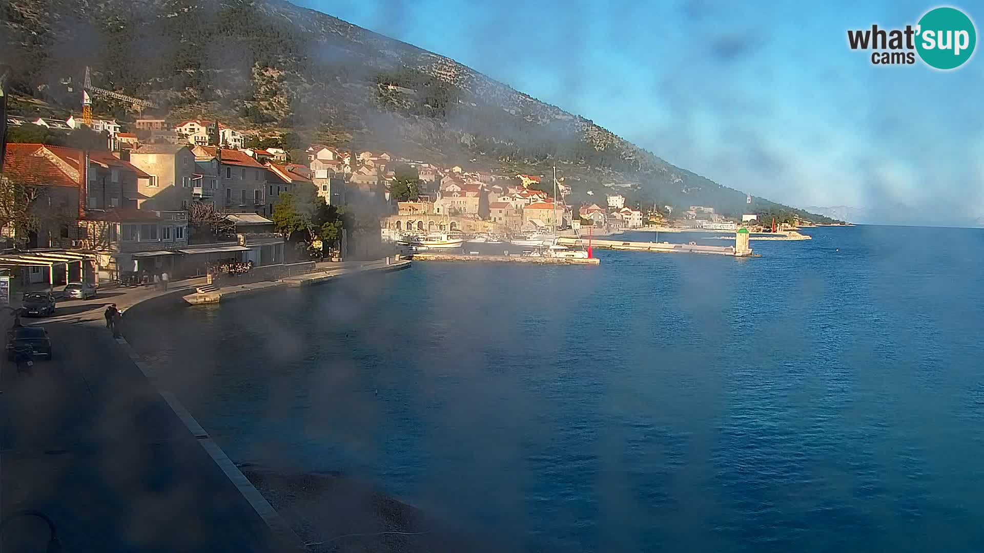 Webcam Bol Centro e Marina – Vista live dal porto di Bol