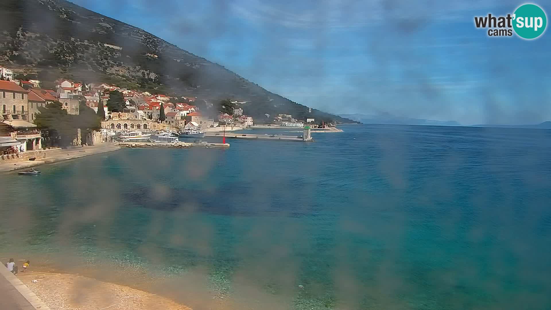 Web kamera Bol – Centar mjesta i marina | Pogled uživo
