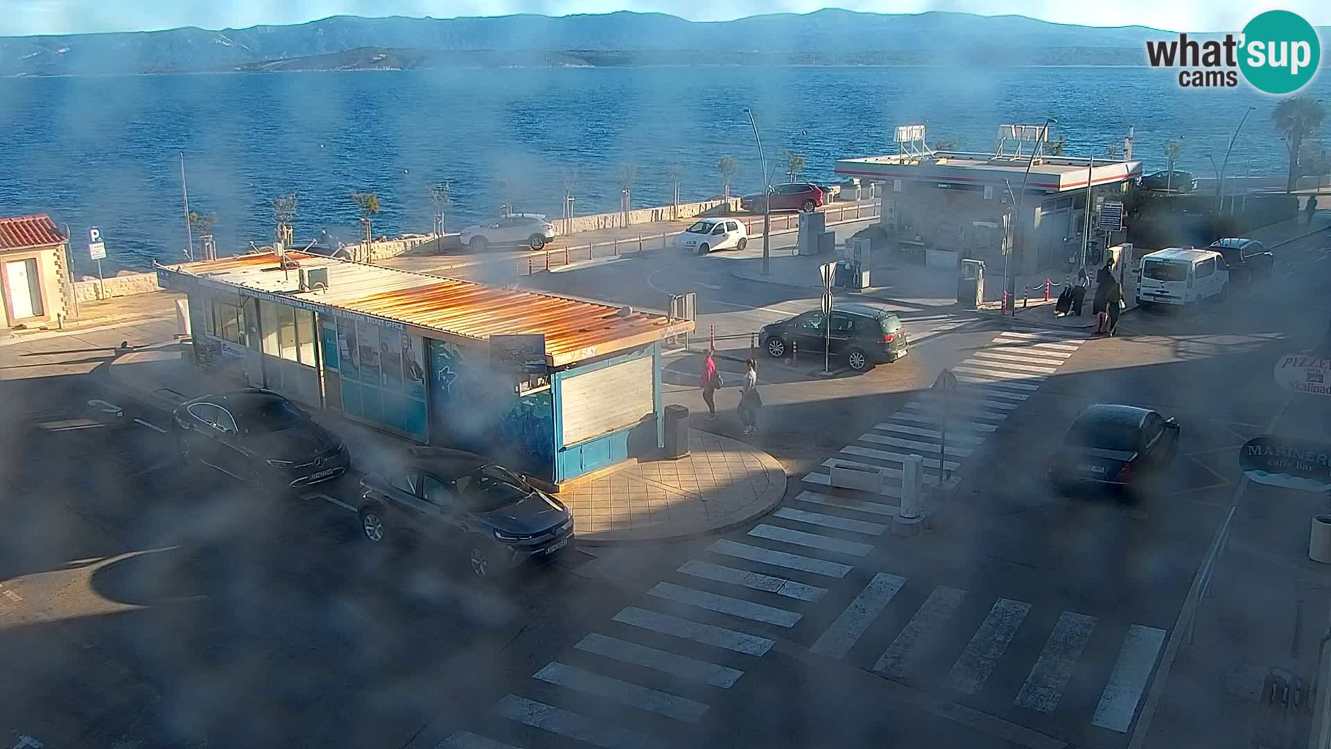 Web kamera Bol – Centar mjesta i marina | Pogled uživo