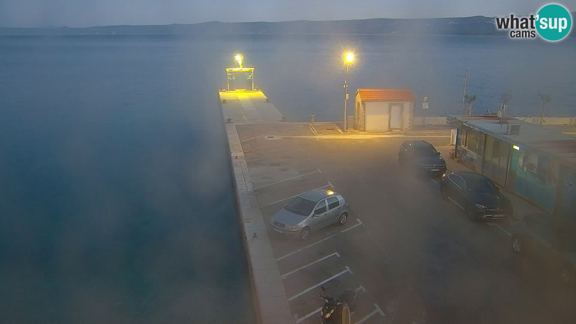 Web kamera Bol – Centar mjesta i marina | Pogled uživo