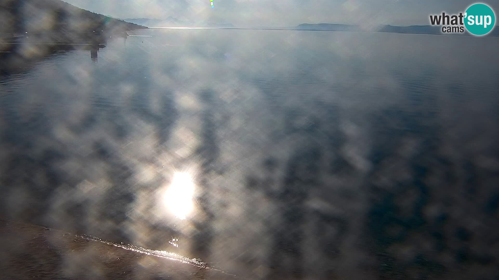 Web kamera Bol – Centar mjesta i marina | Pogled uživo