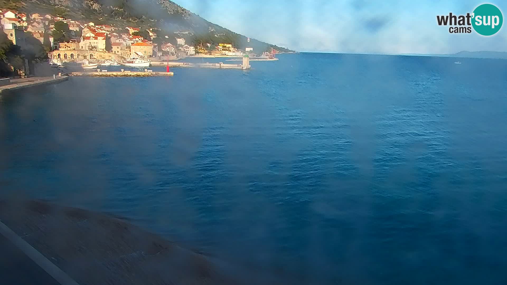 Web kamera Bol – Centar mjesta i marina | Pogled uživo