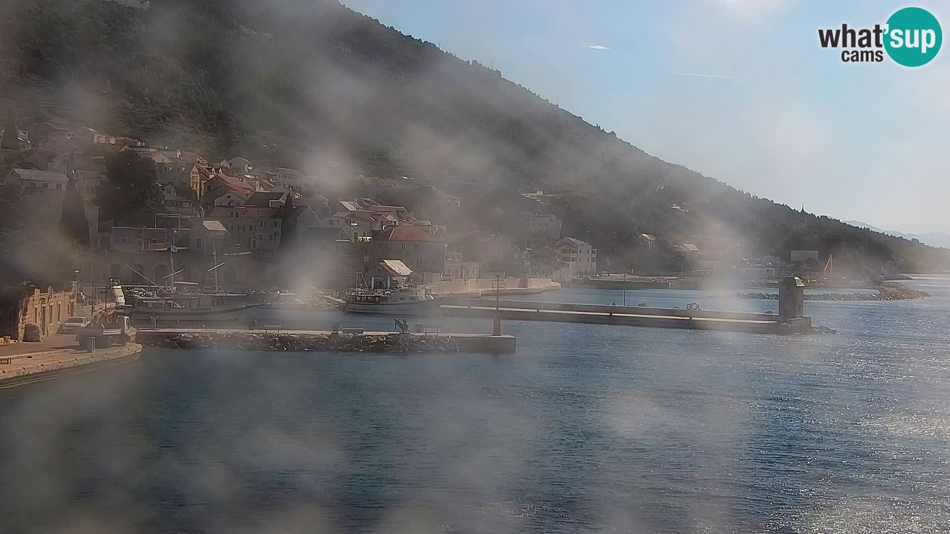 Webcam Bol Centro e Marina – Vista live dal porto di Bol