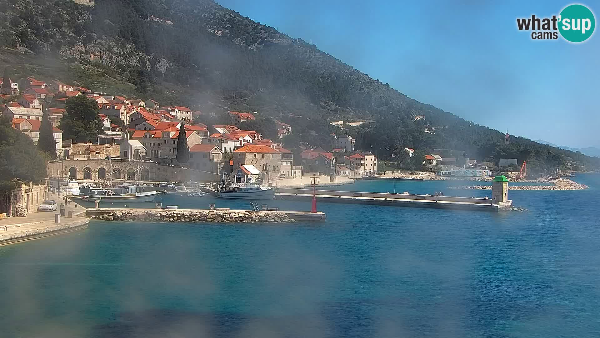 Webcam Bol Centro e Marina – Vista live dal porto di Bol