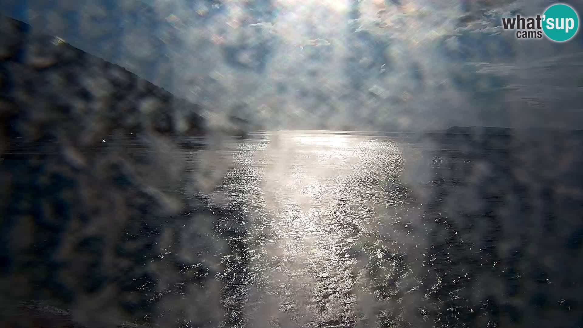 Web kamera Bol – Centar mjesta i marina | Pogled uživo