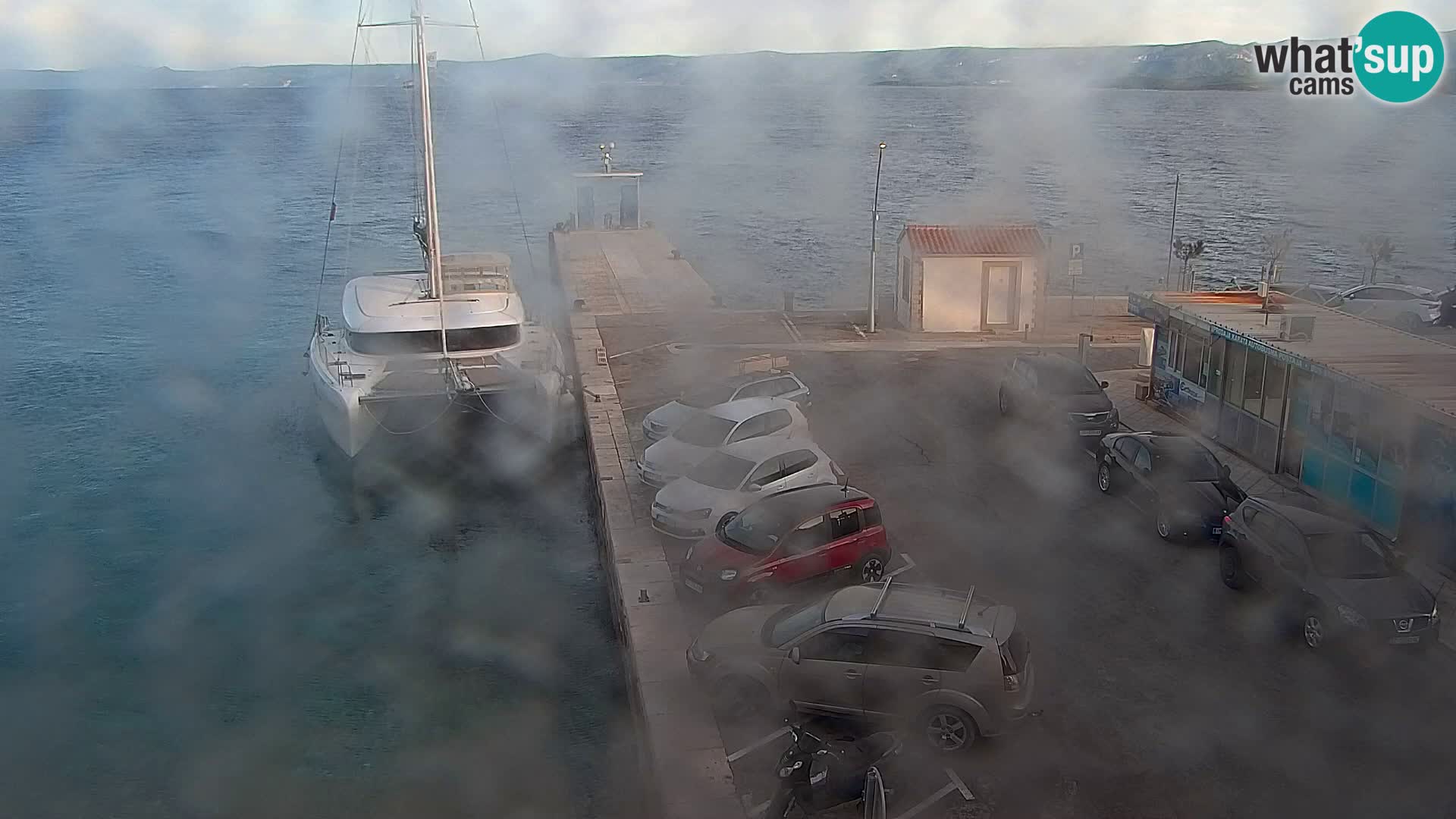 Webcam Bol Centro e Marina – Vista live dal porto di Bol