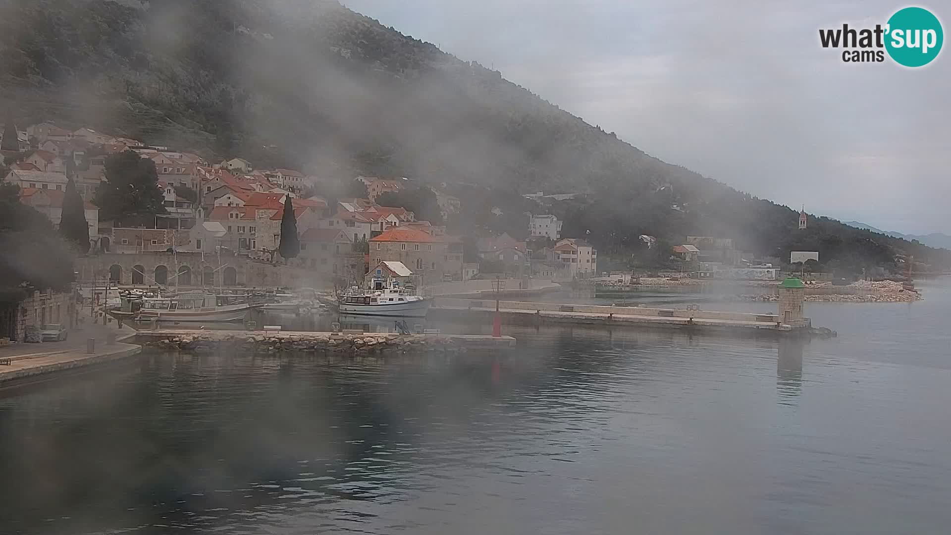 Webcam Bol Centro e Marina – Vista live dal porto di Bol