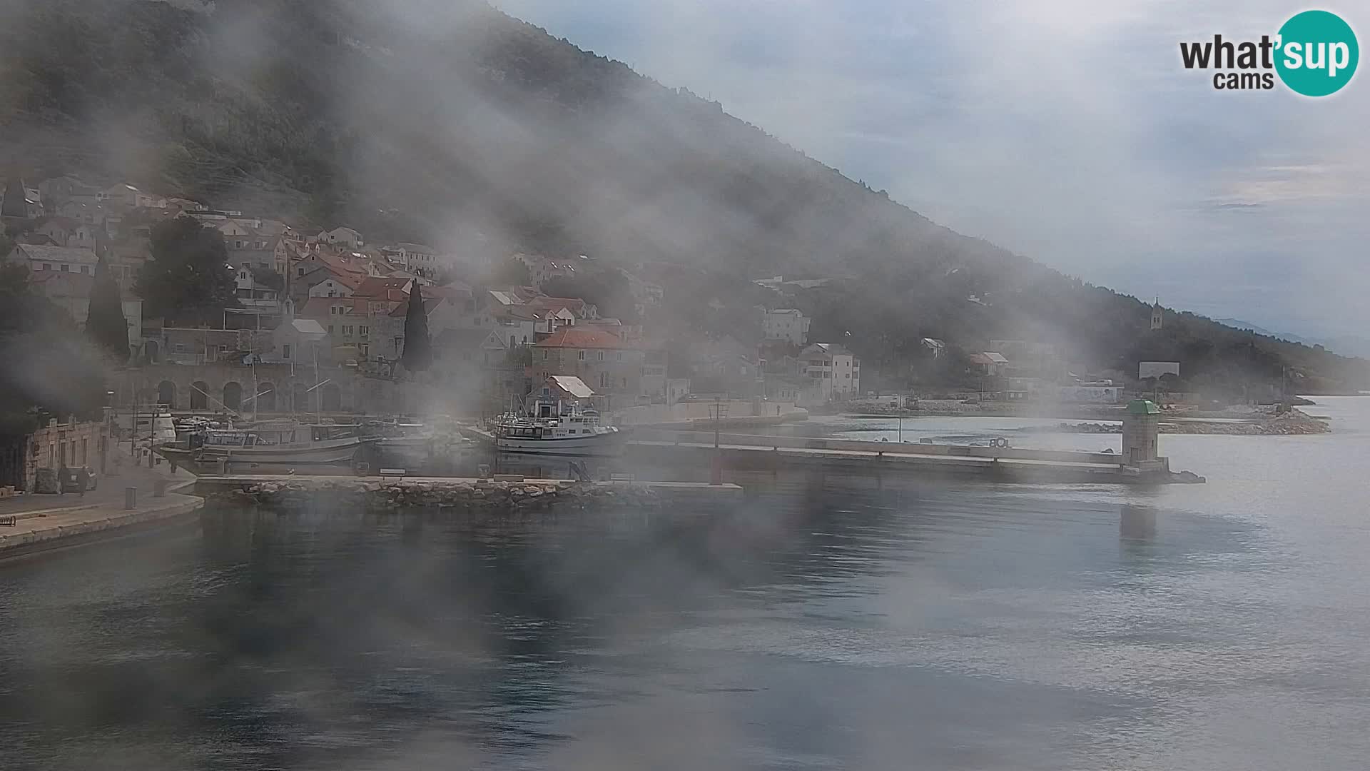 Webcam Bol Centro e Marina – Vista live dal porto di Bol