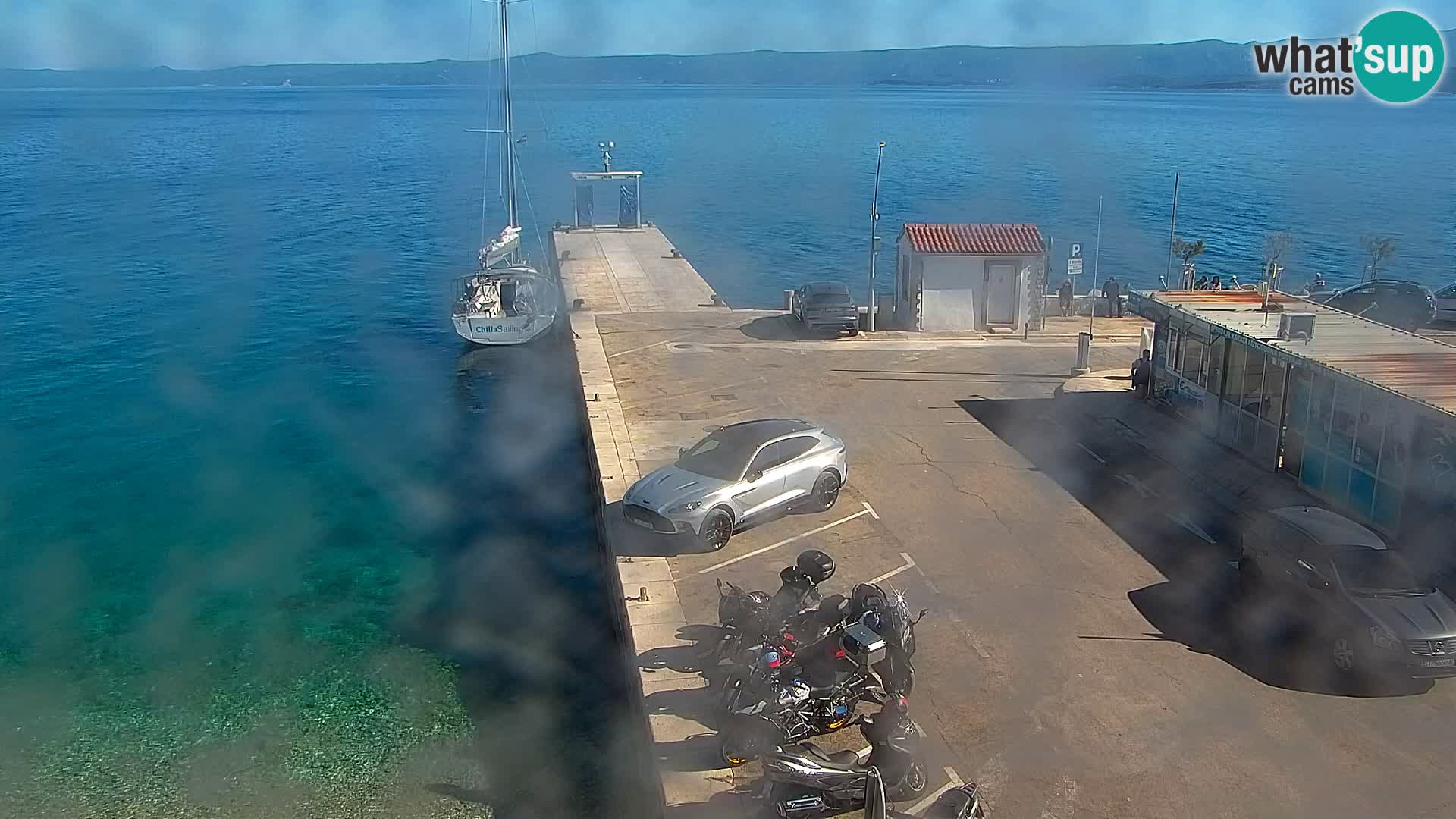 Webcam Bol Centro e Marina – Vista live dal porto di Bol