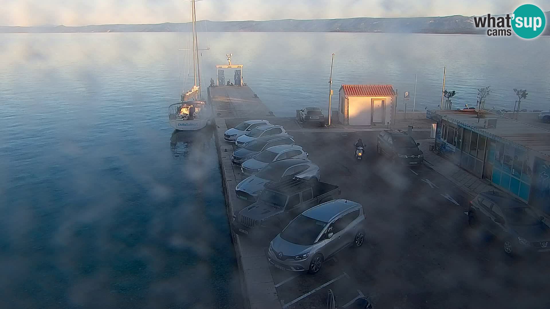 Webcam Bol Centro e Marina – Vista live dal porto di Bol