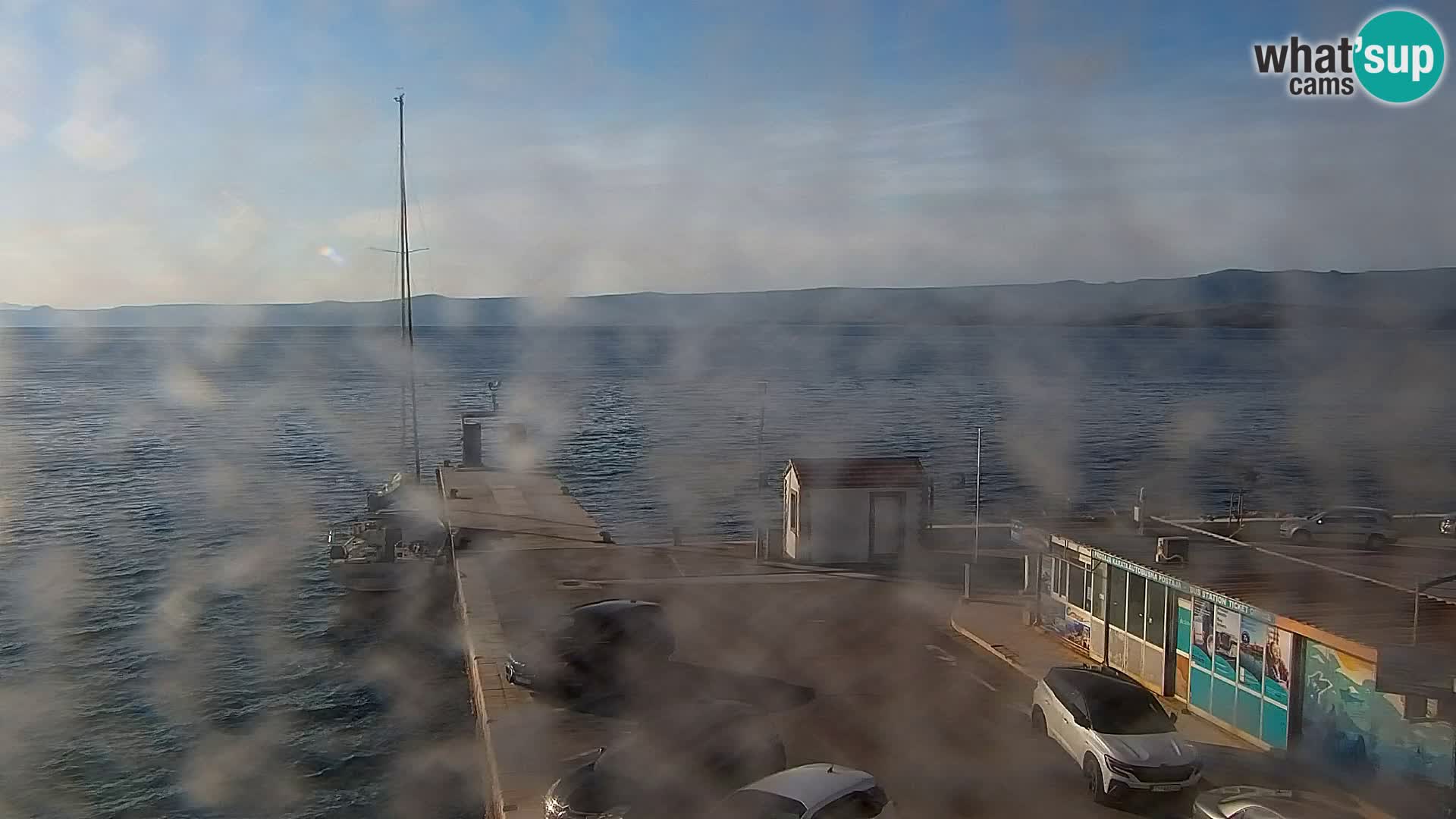 Webcam Bol Centro e Marina – Vista live dal porto di Bol