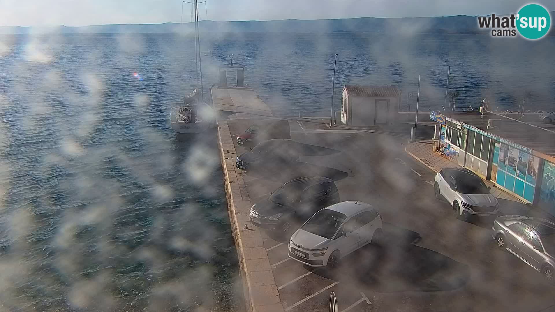 Webcam Bol Centro e Marina – Vista live dal porto di Bol