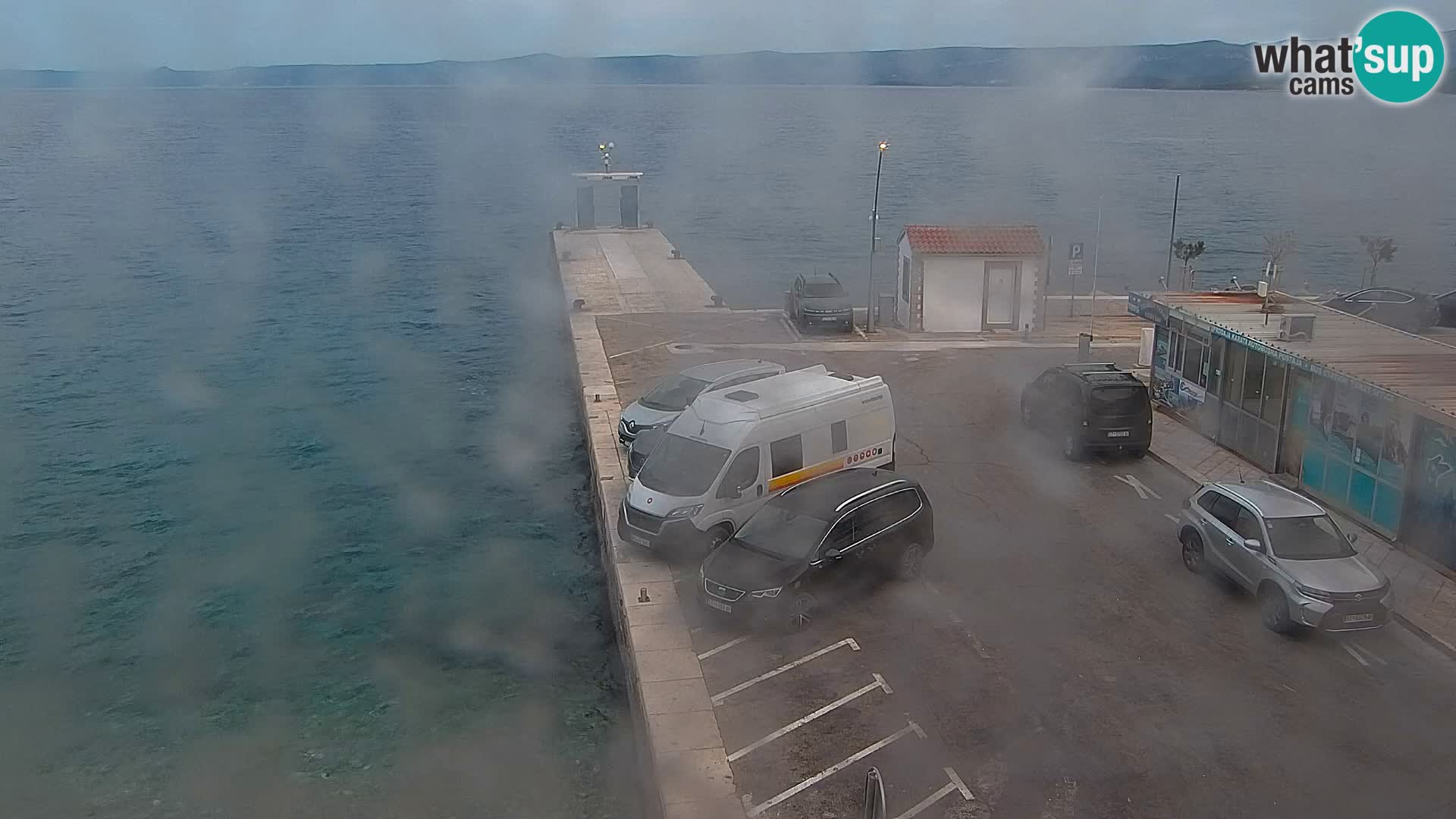 Web kamera Bol – Centar mjesta i marina | Pogled uživo