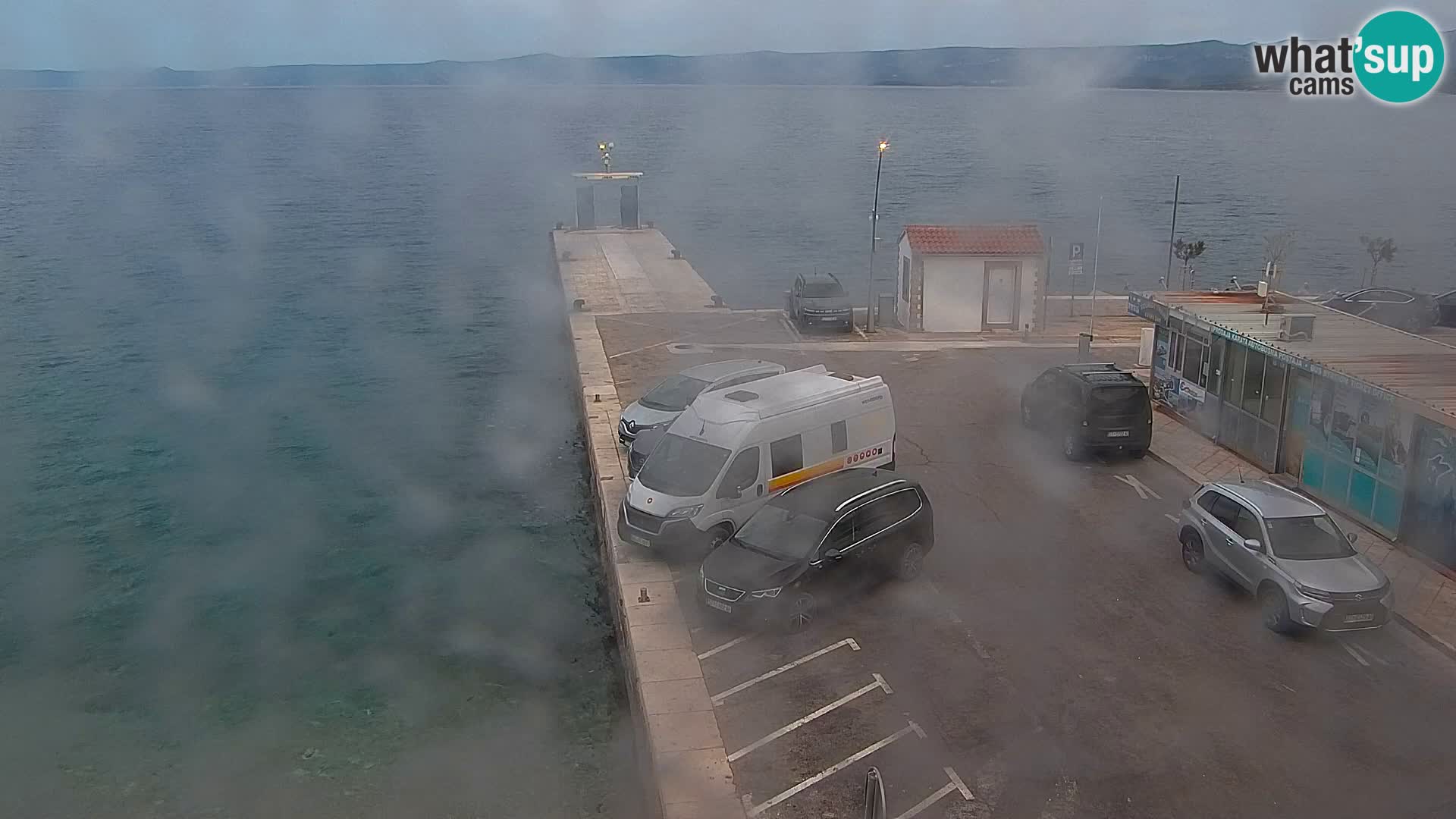 Web kamera Bol – Centar mjesta i marina | Pogled uživo