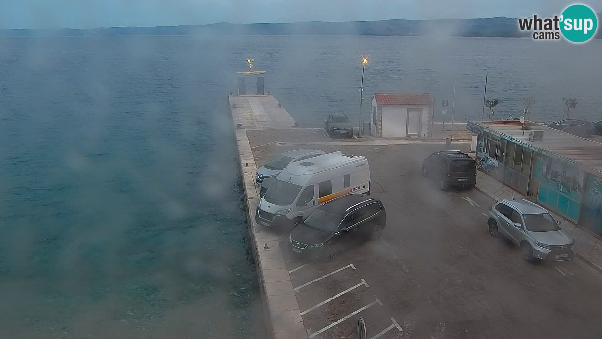 Web kamera Bol – Centar mjesta i marina | Pogled uživo