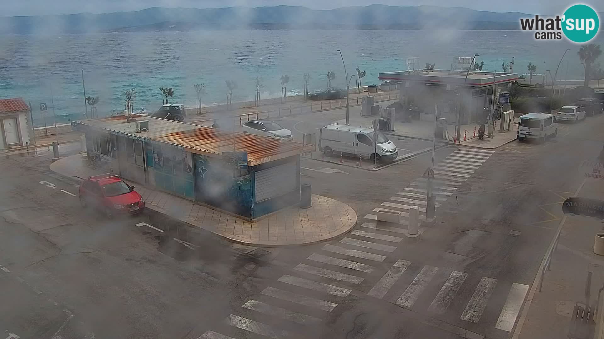 Web kamera Bol – Centar mjesta i marina | Pogled uživo