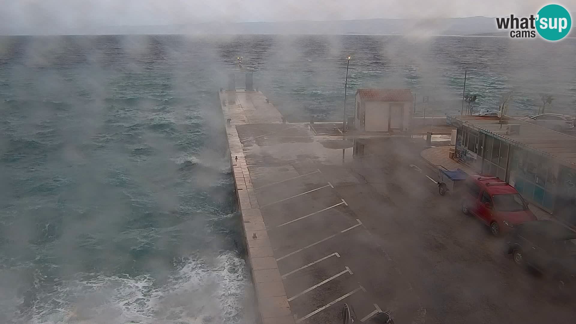 Web kamera Bol – Centar mjesta i marina | Pogled uživo