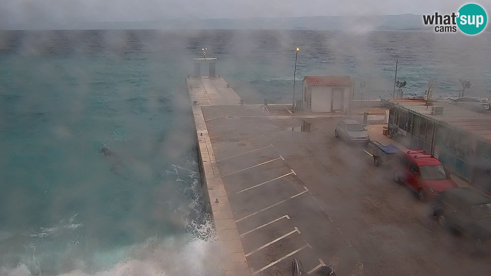 Web kamera Bol – Centar mjesta i marina | Pogled uživo