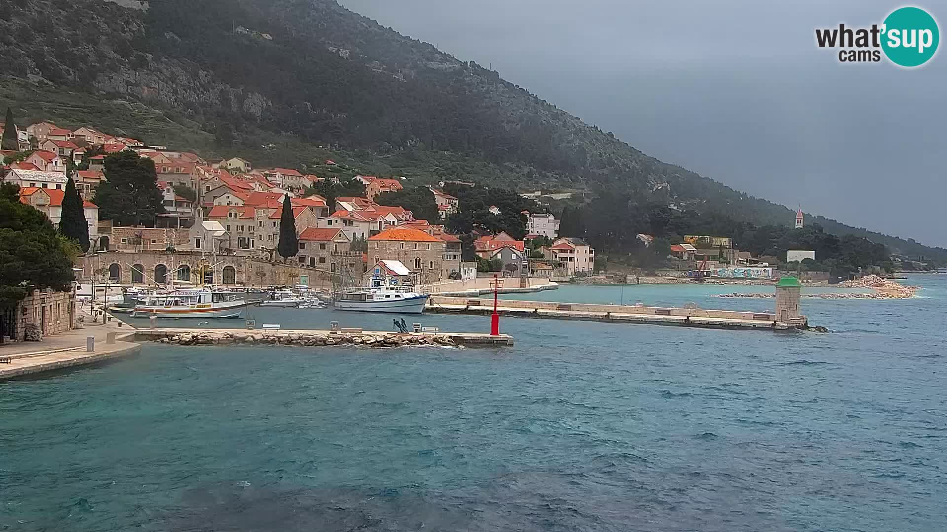 Webcam Bol Centro e Marina – Vista live dal porto di Bol