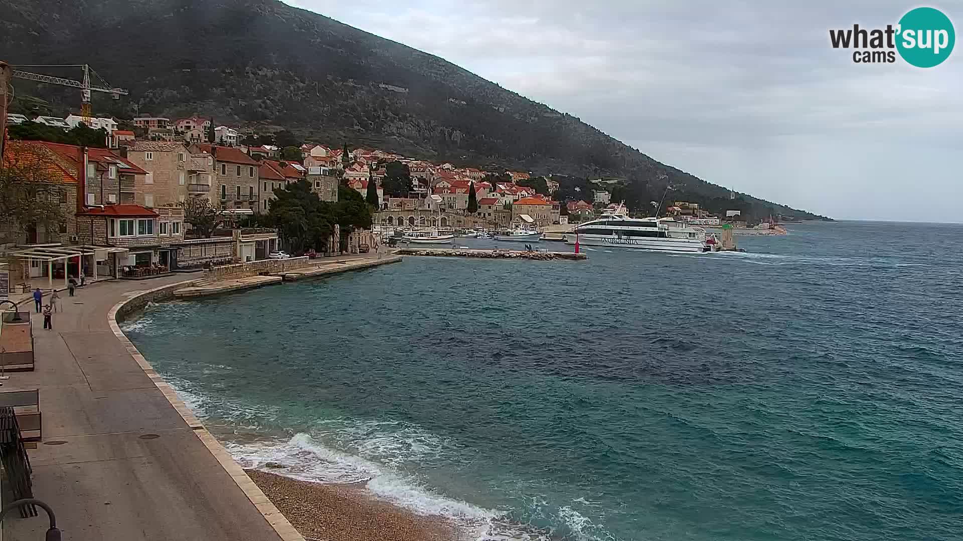 Webcam Bol Centro e Marina – Vista live dal porto di Bol