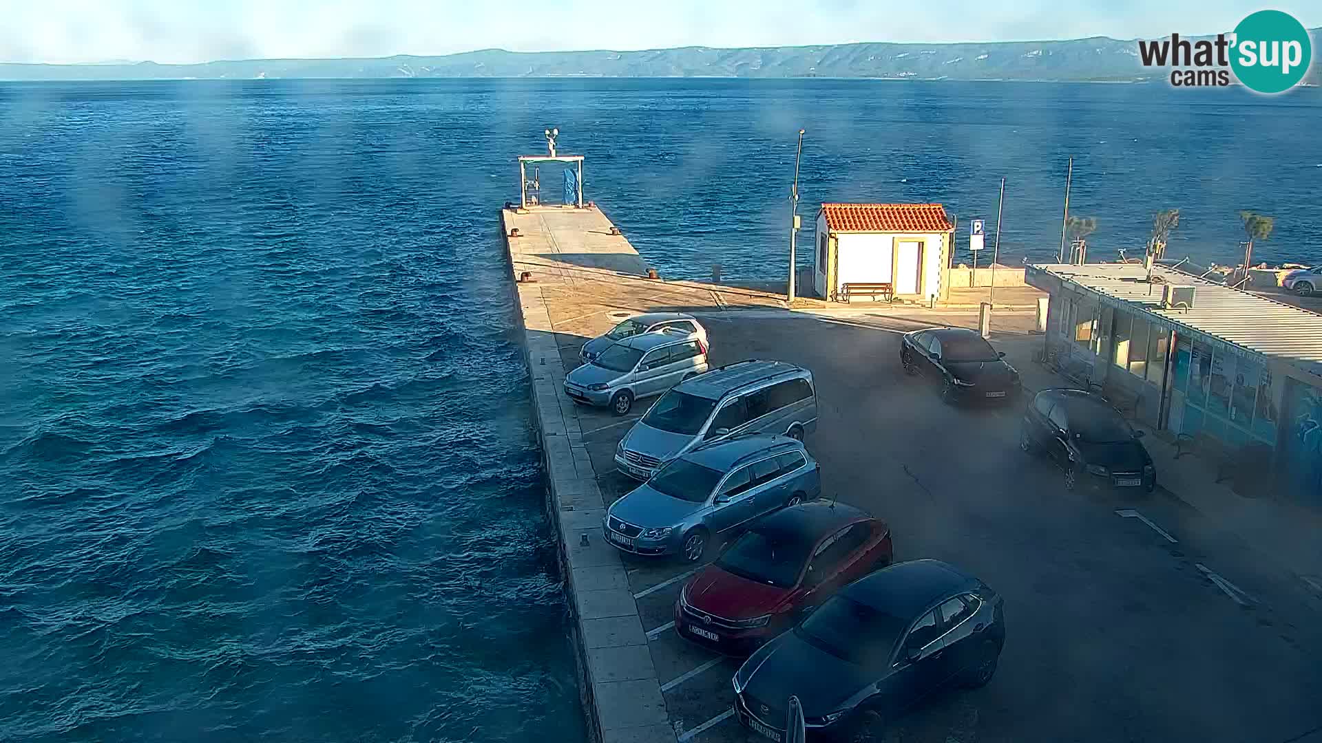 Web kamera Bol – Centar mjesta i marina | Pogled uživo