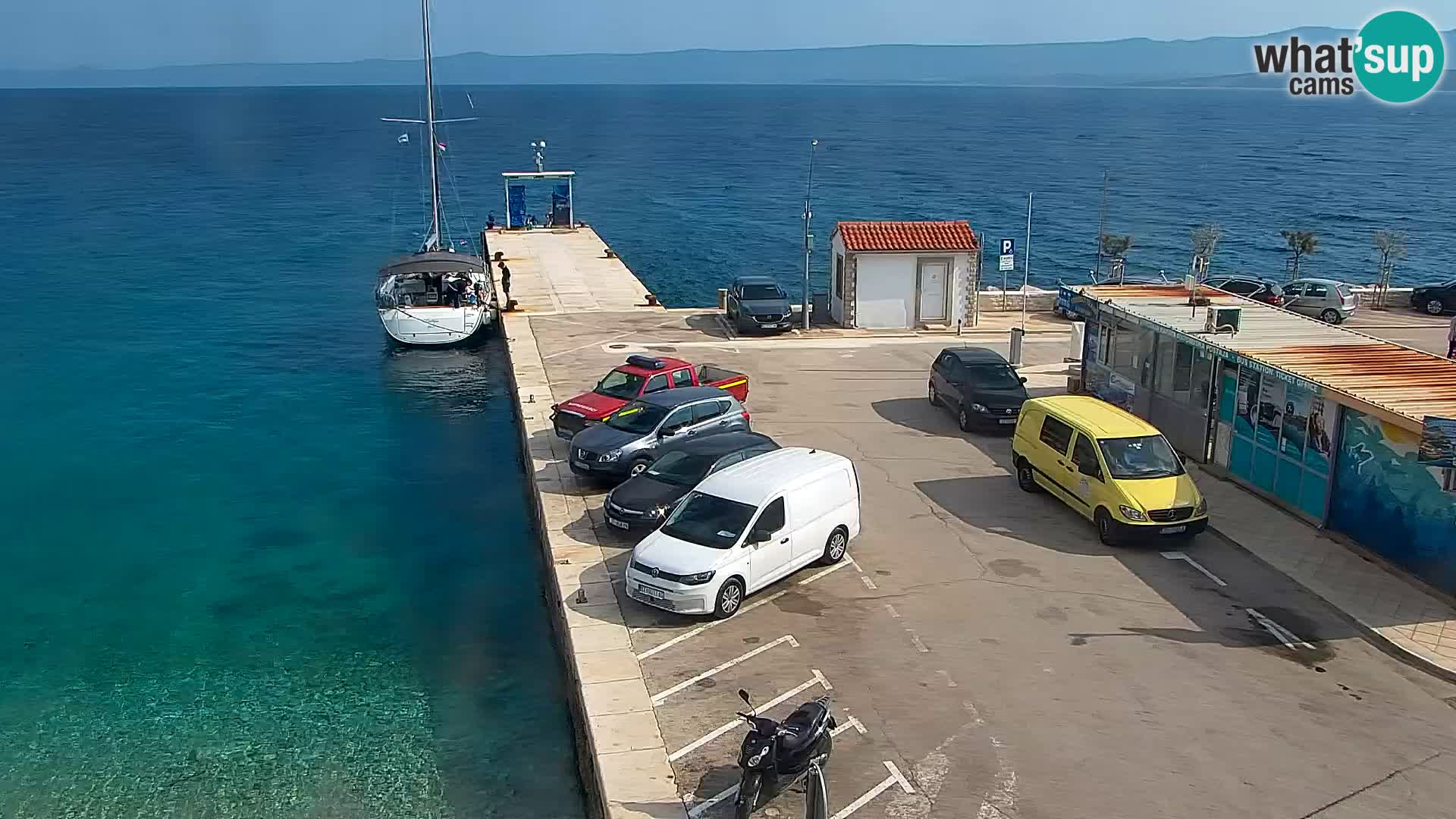 Webcam Bol Centro e Marina – Vista live dal porto di Bol