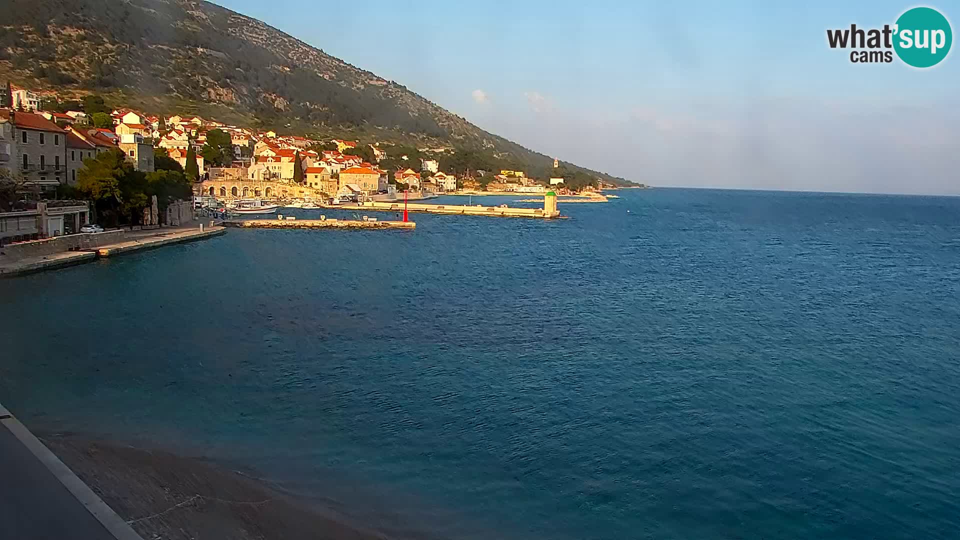 Webcam Bol Hafen & Ortszentrum – Liveblick aus Bol auf der Insel Brač