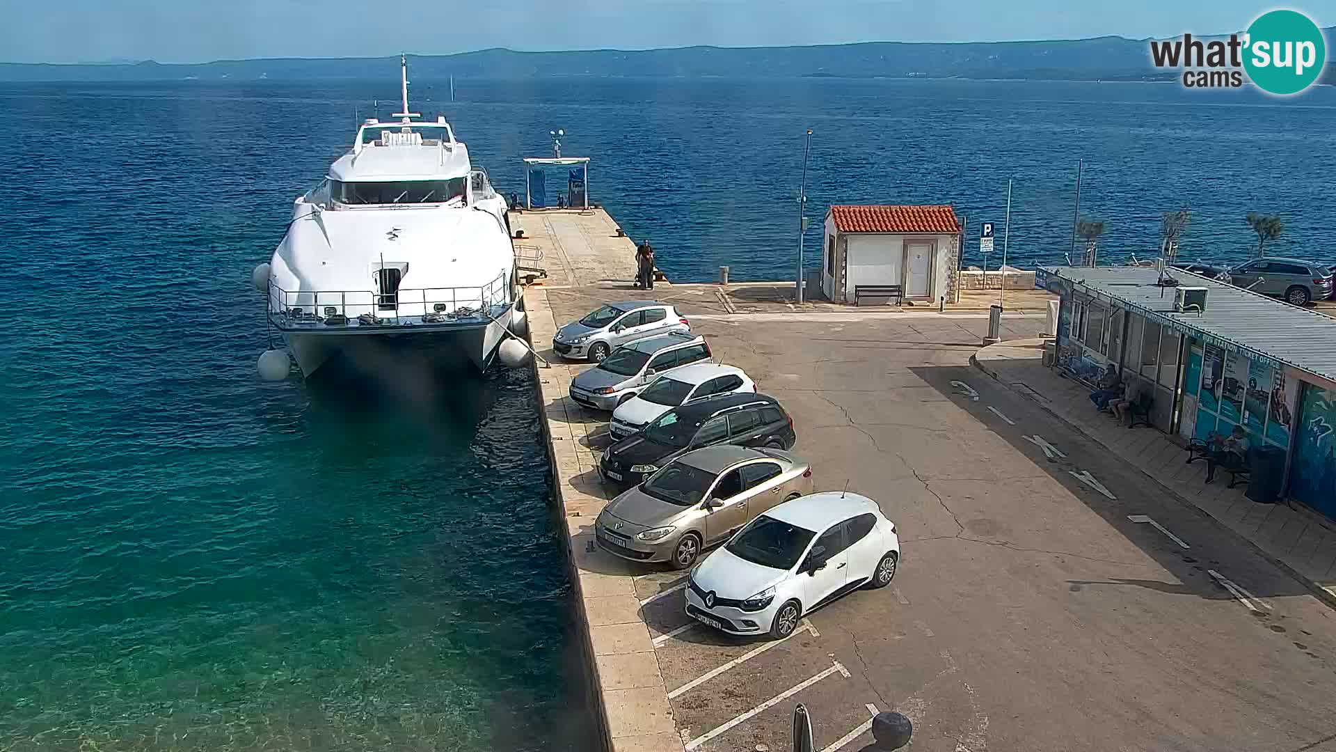 Webcam Bol Centro e Marina – Vista live dal porto di Bol