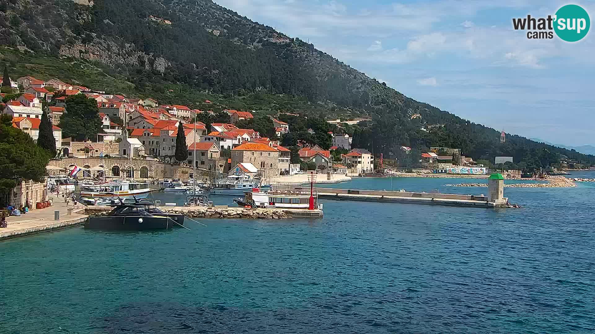 Web kamera Bol – Centar mjesta i marina | Pogled uživo