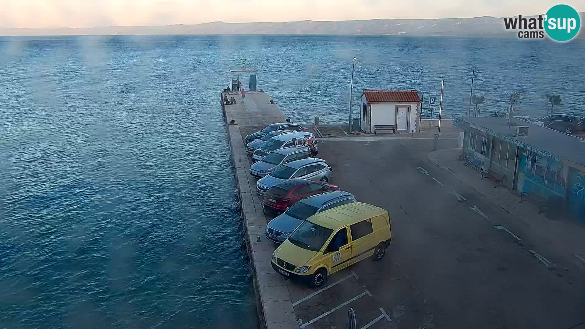 Webcam Bol Centro e Marina – Vista live dal porto di Bol